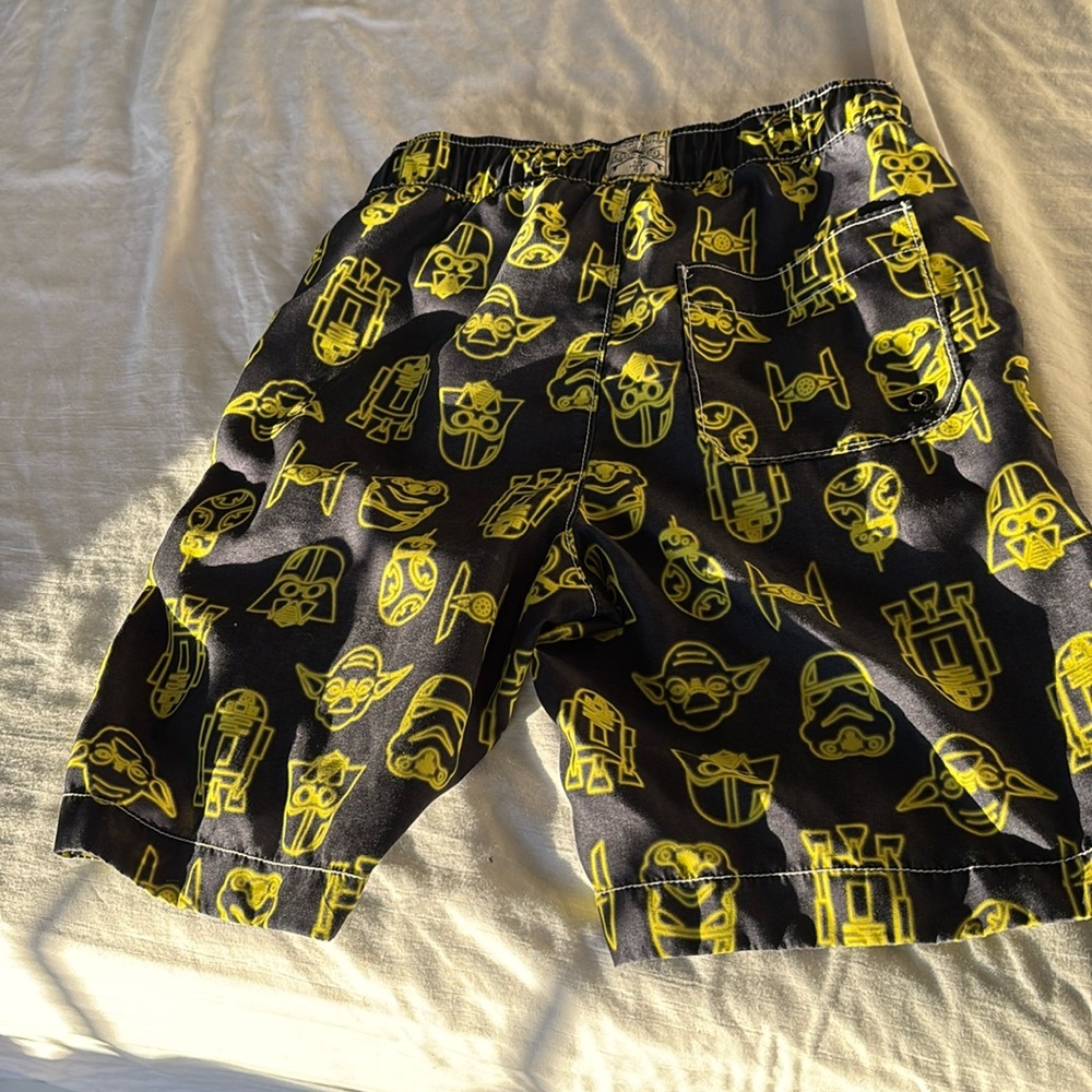 Gap surf board shorts Star Wars size medium